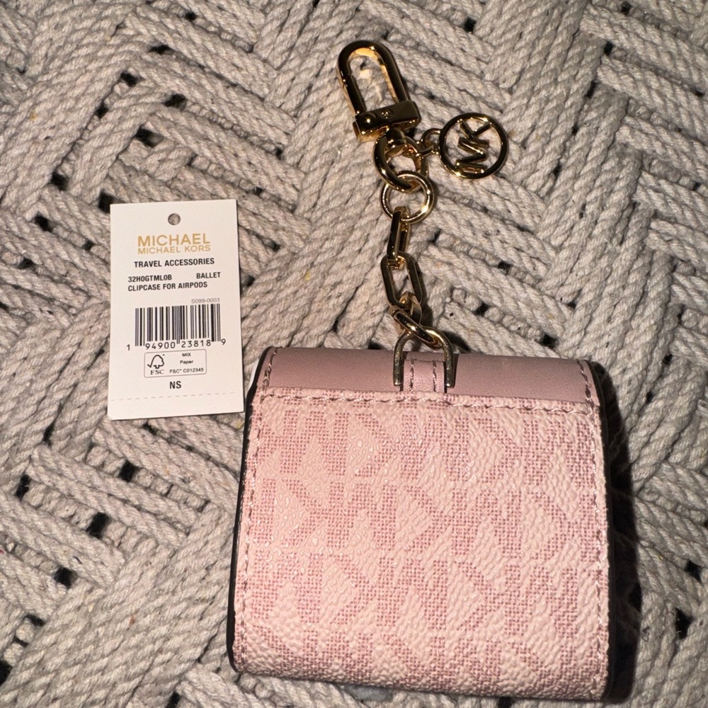 Michael Kors Logo Airpod Holder NWT Blush with Gold Hardware - Picture 3 of 5